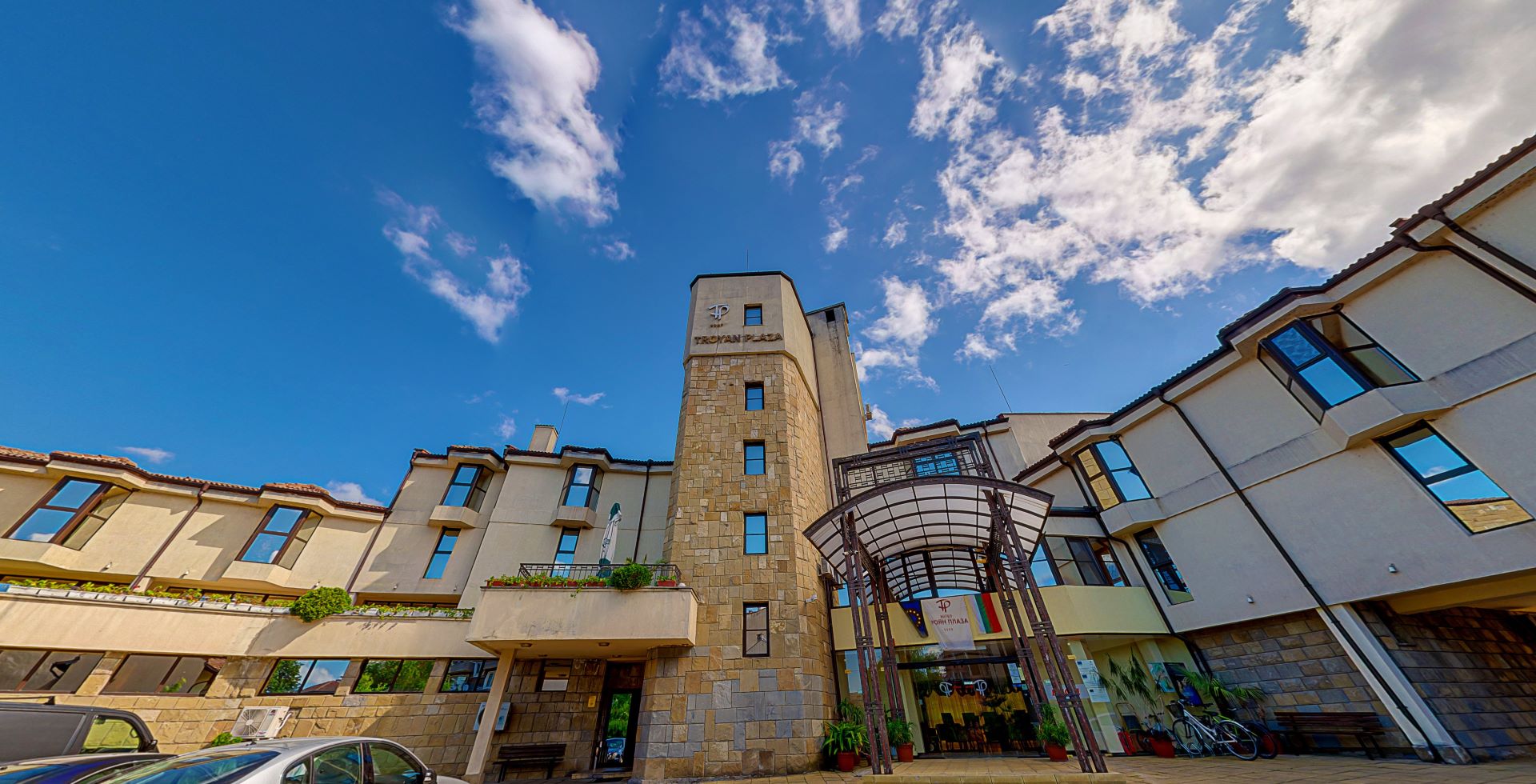 хотел Троян Плаза в Троян